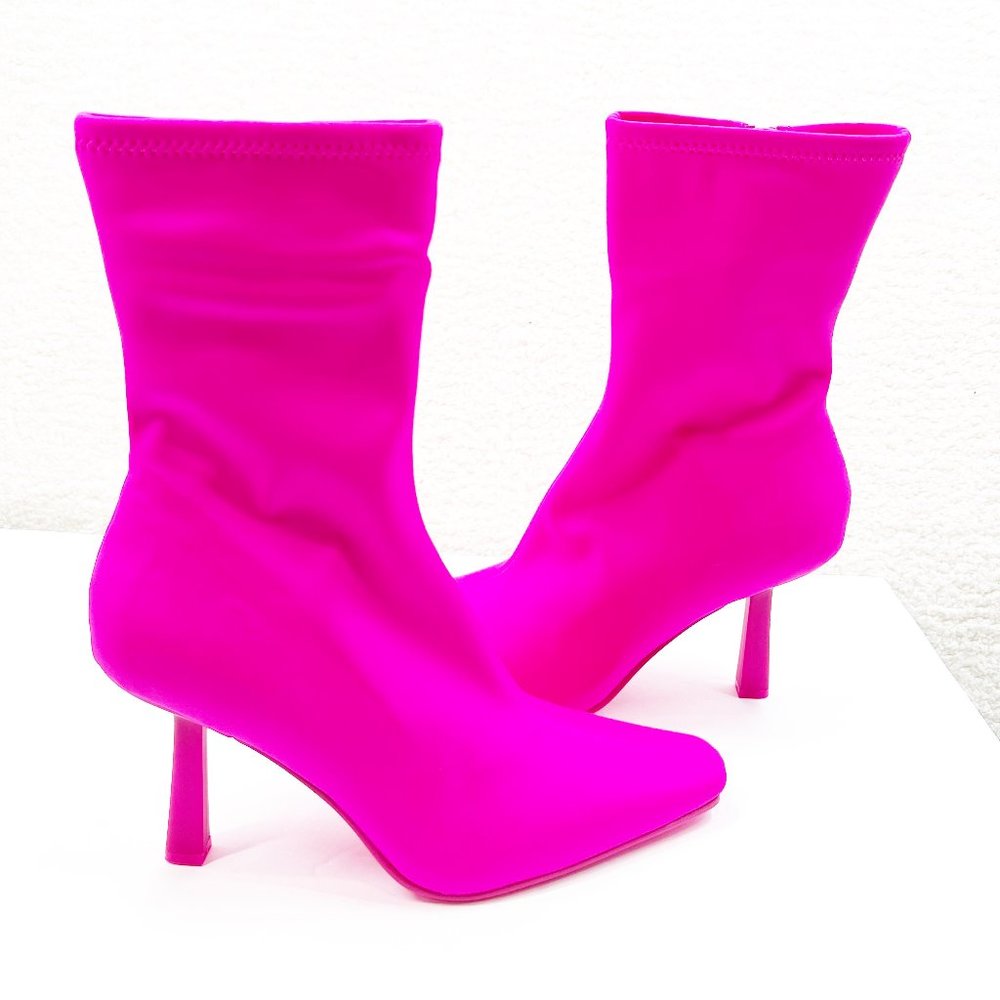 Steve Madden Vakay Bootie Neon Pink Size 10 NEW